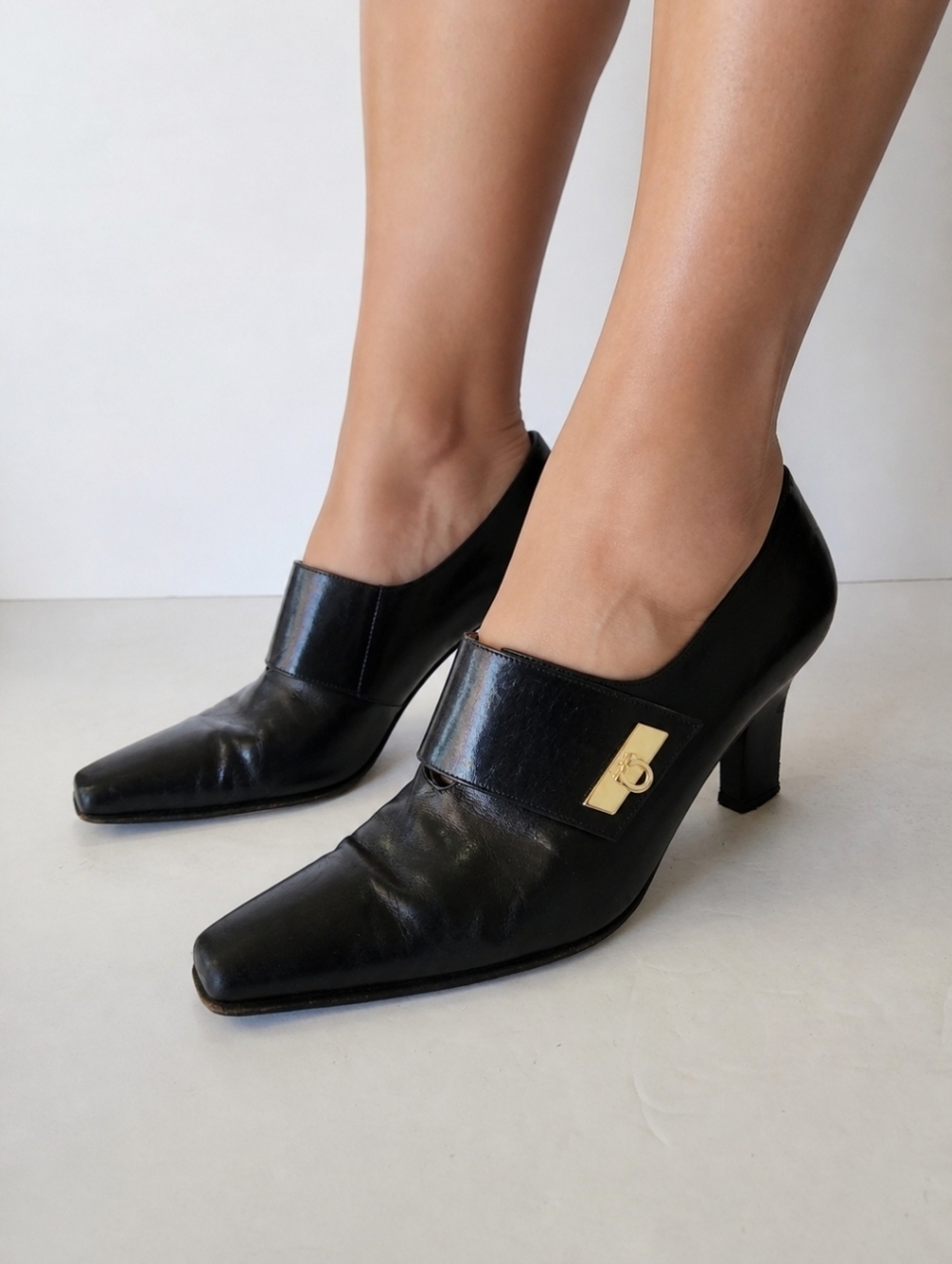 Salvatore Ferrogamo Black Leather Heeled Loafers with Gold Accent Size 8